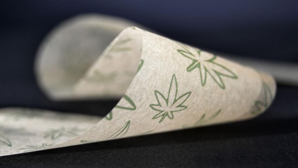 Botani - Gumming Paper with Cannabis Leaf Print